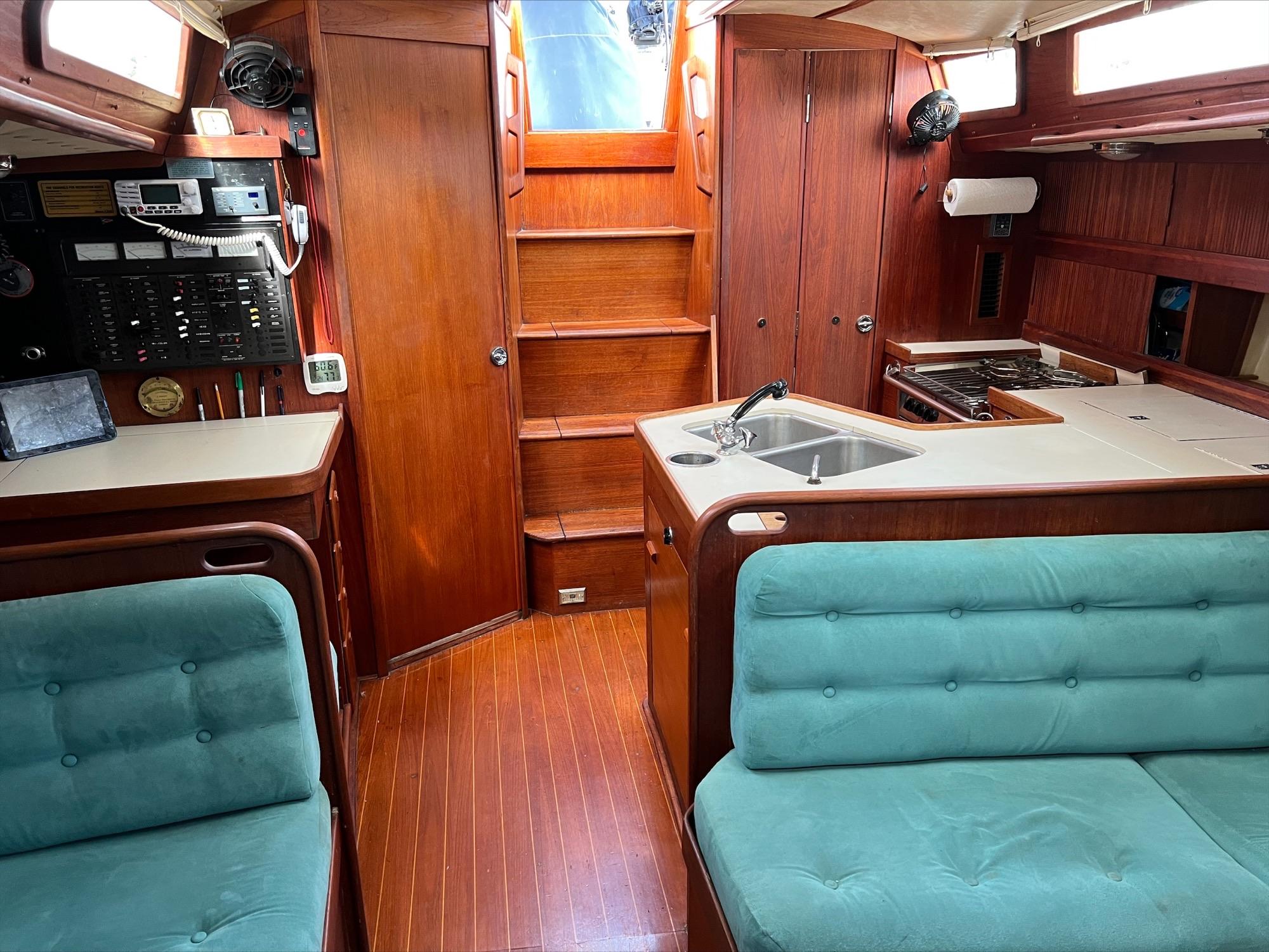 1991 Sabre 425 For Sale | YaZu Yachting | Deltaville