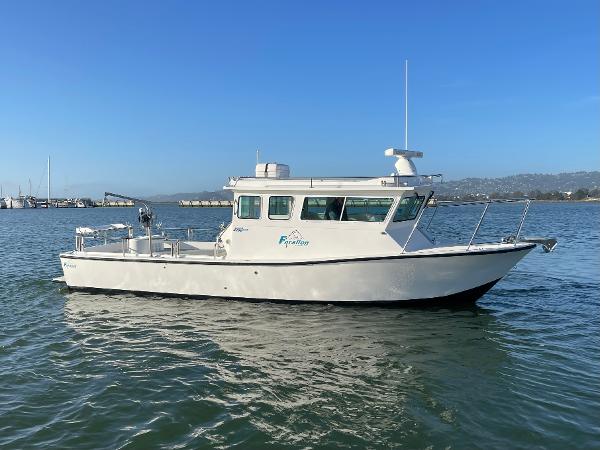 2016 Farallon 3200 Explorer