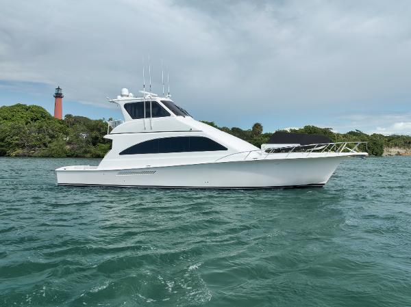 2004 Ocean 57 Enclosed Bridge Convertible