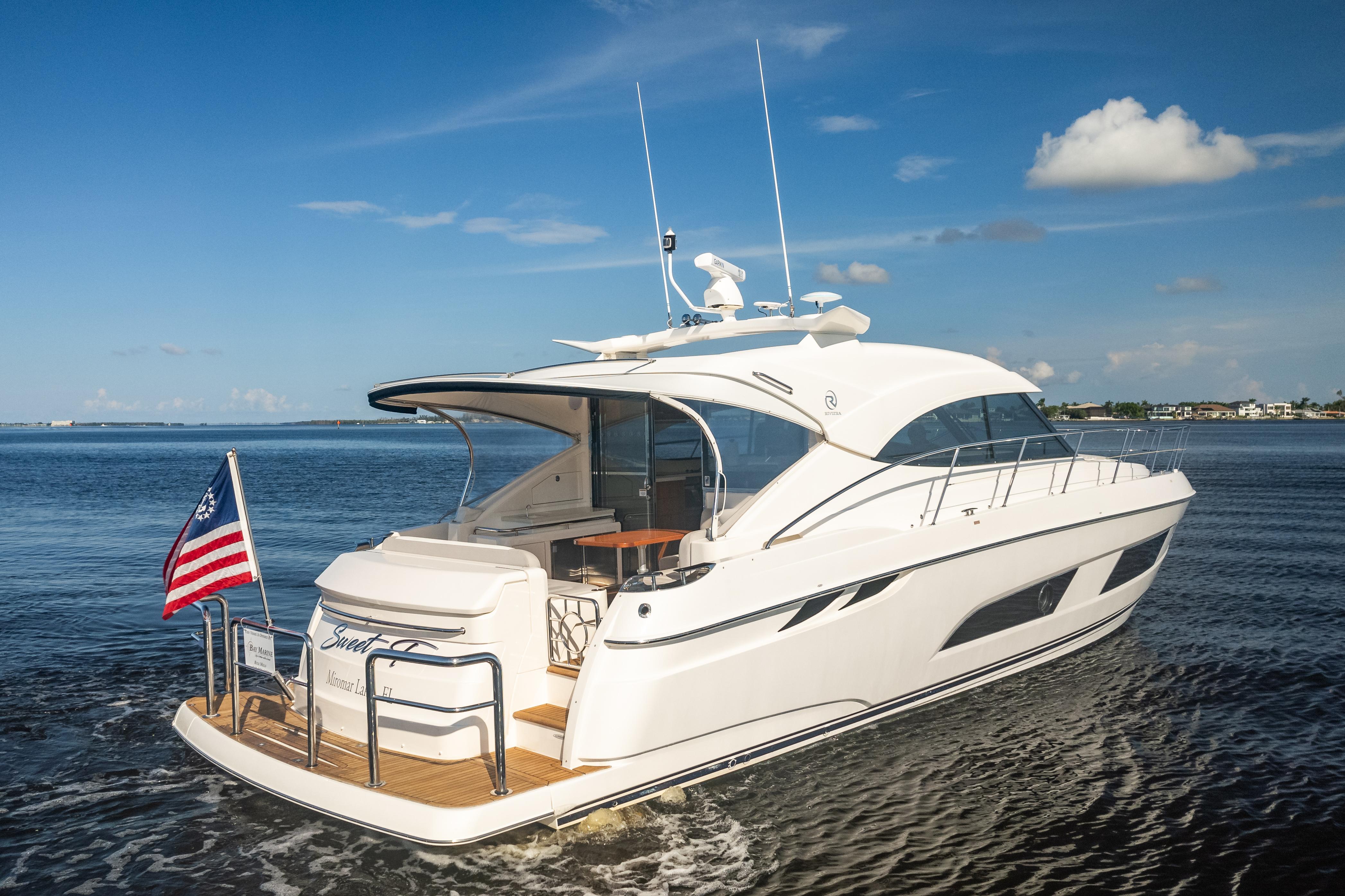 2017 Riviera 4800 sport yacht