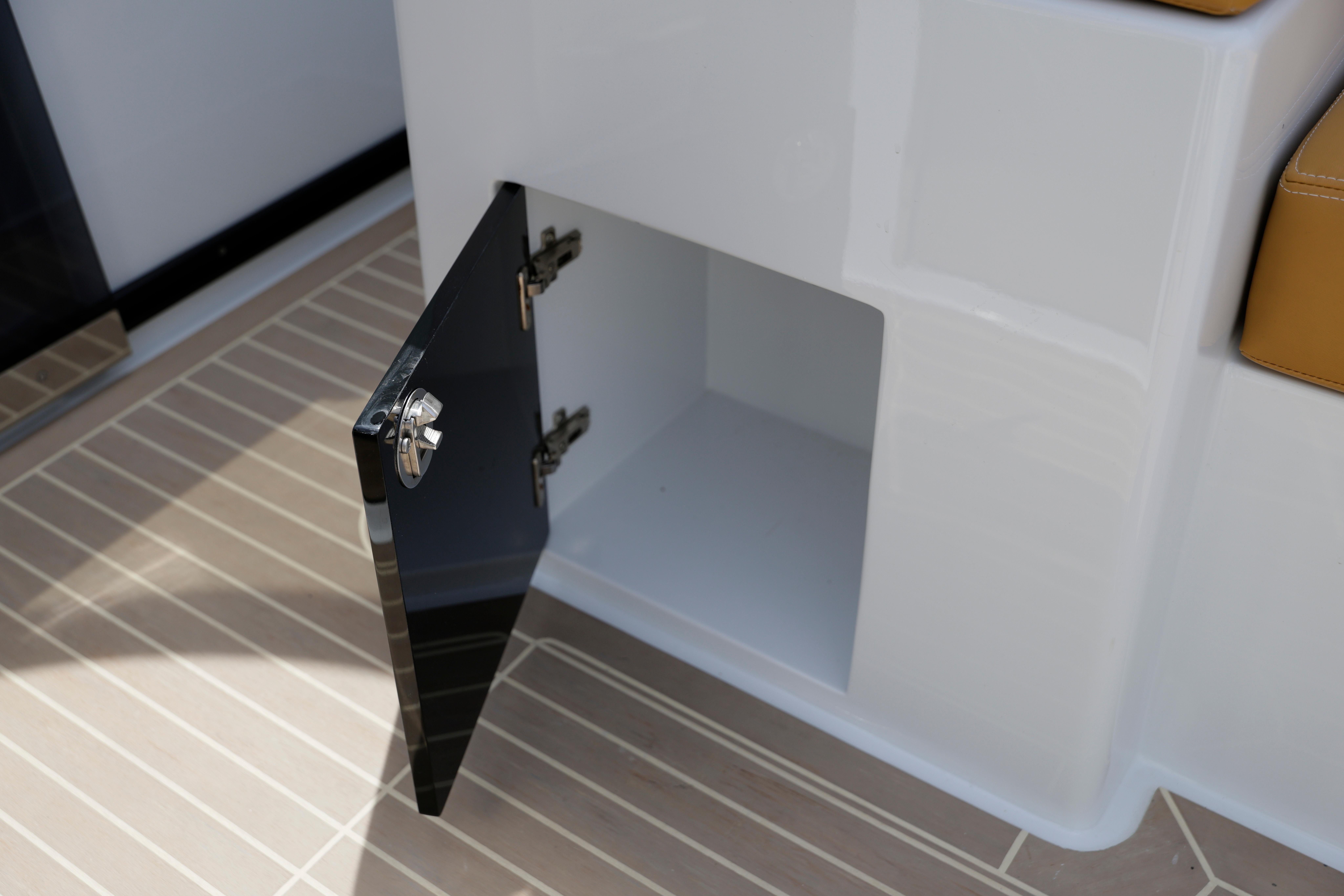 VanDutch-32 2023-R01 FL-US-9644541 | Thumbnail