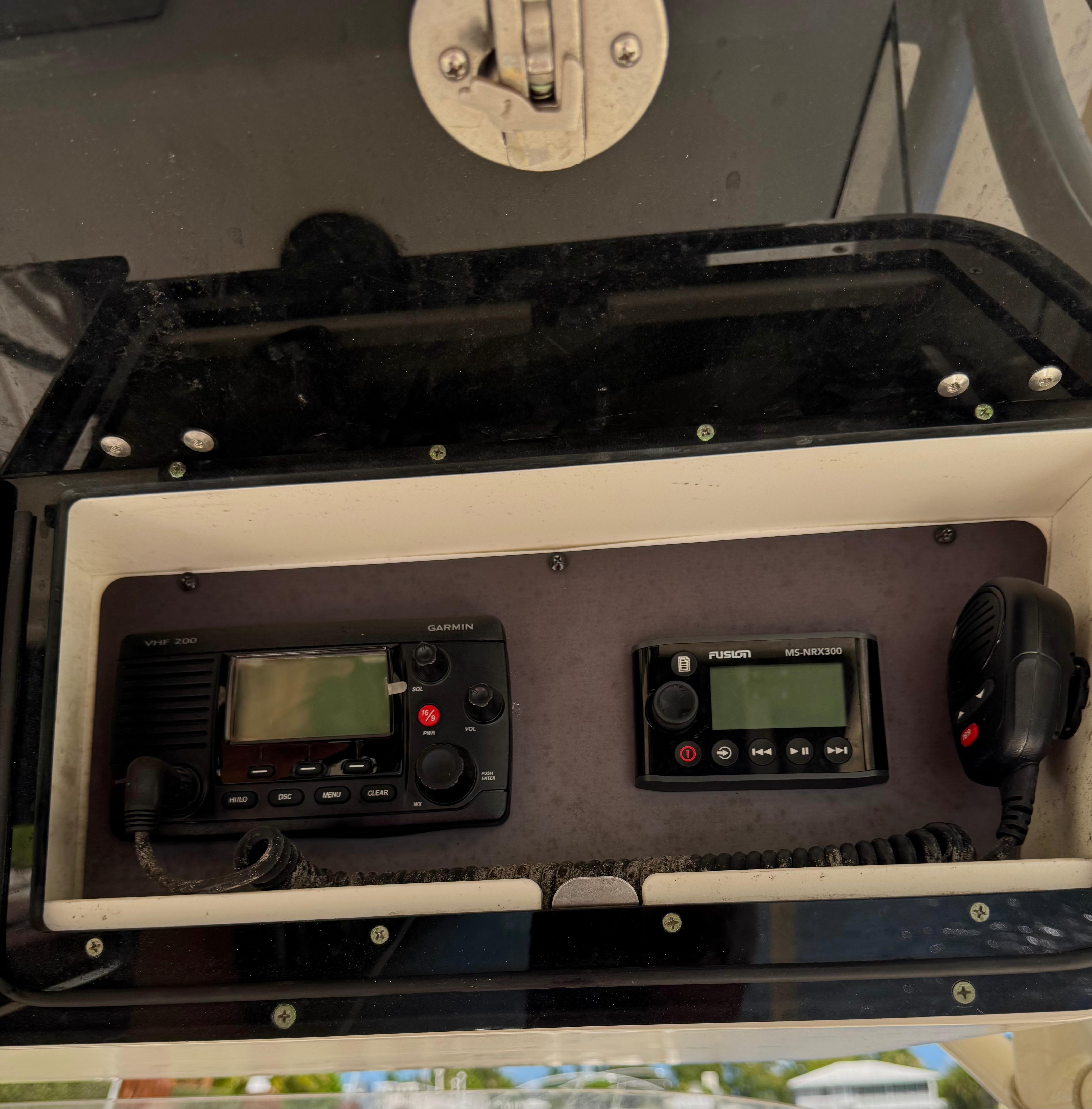 2018-key-west-billistic-281-center-console-power-9744554-20250402075617238-1_XLARGE