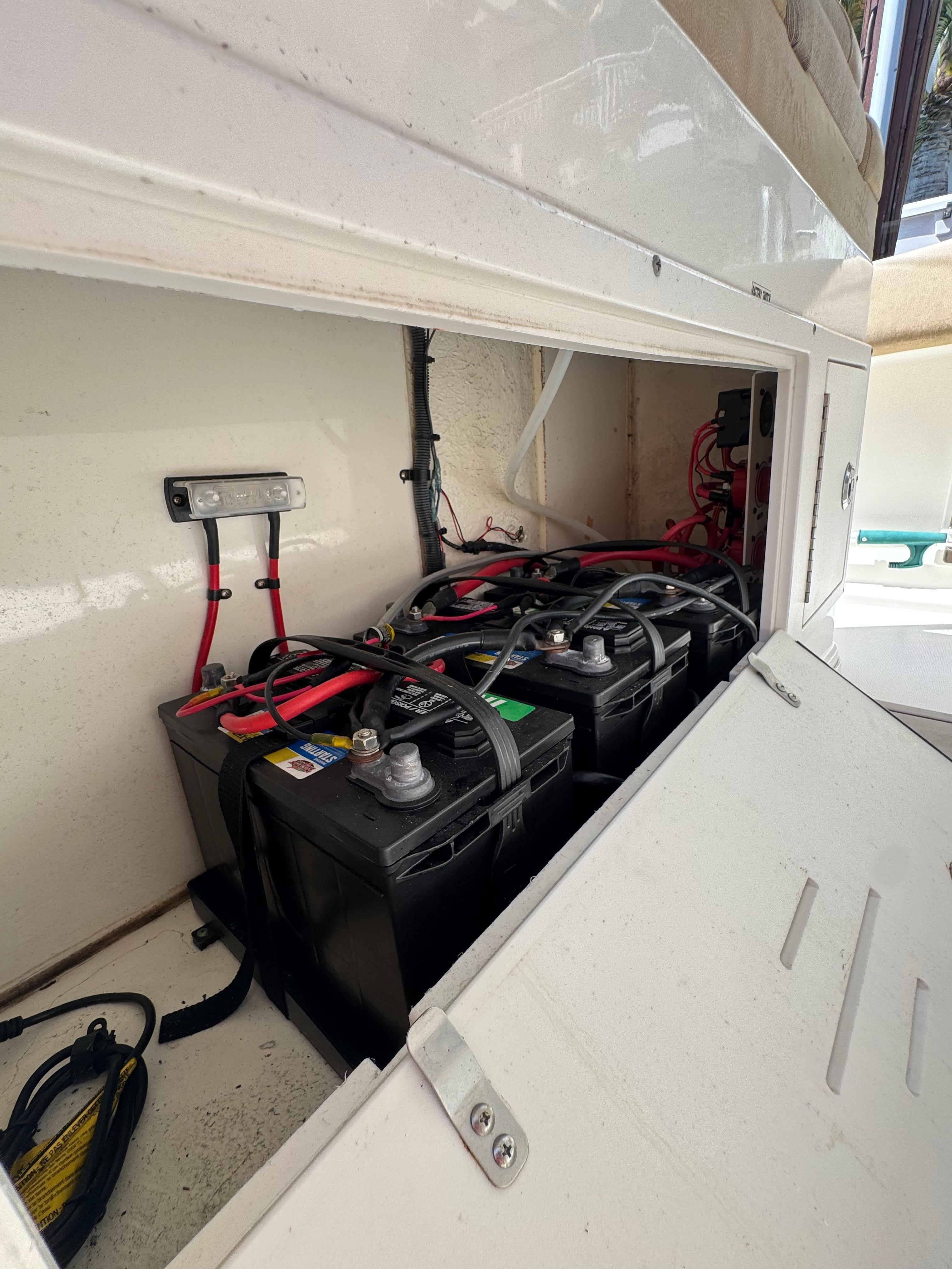 2018-key-west-billistic-281-center-console-power-9744554-20250402075623656-1_XLARGE