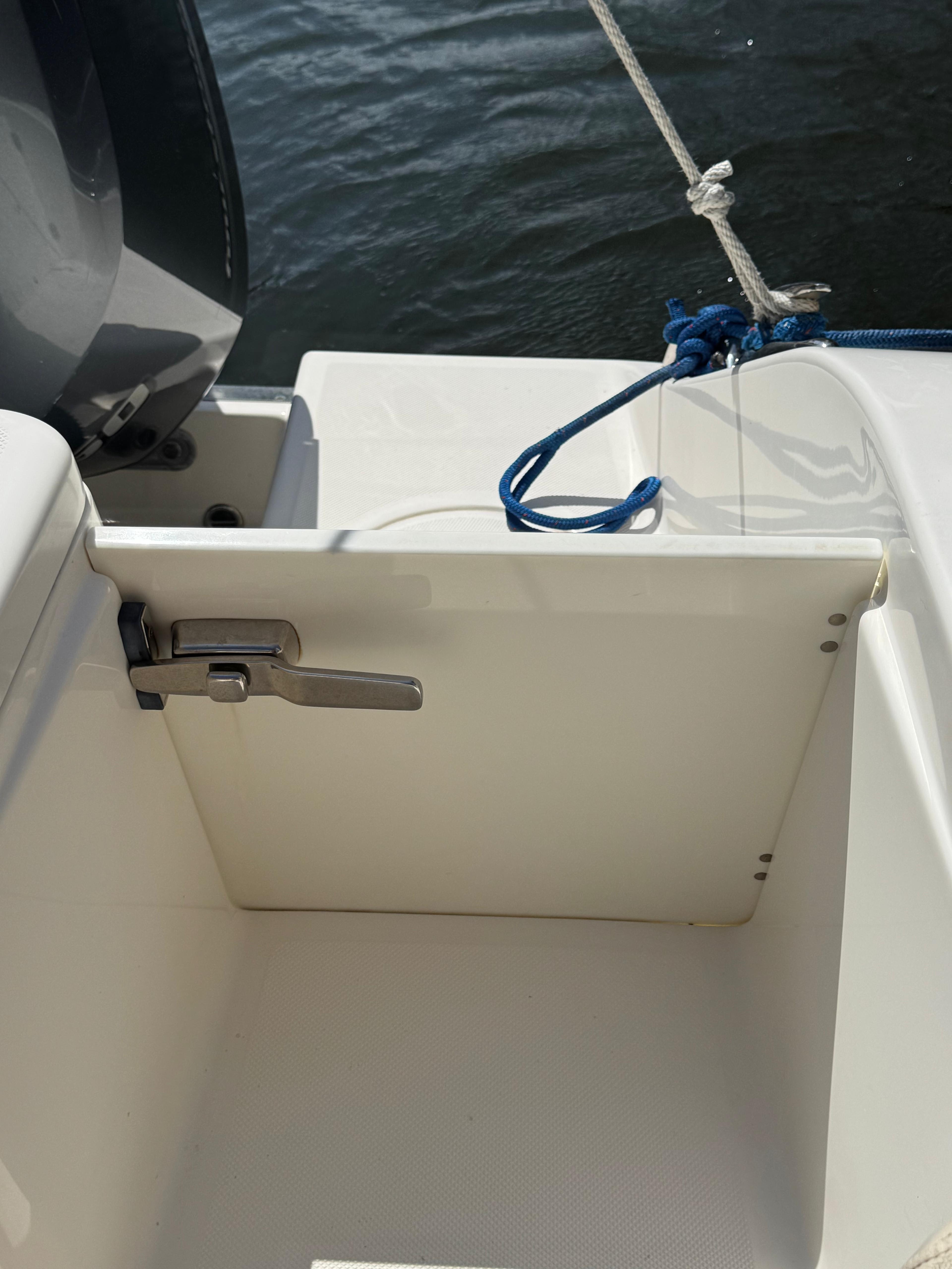 2018-key-west-billistic-281-center-console-power-9744554-20250402075707165-1_XLARGE