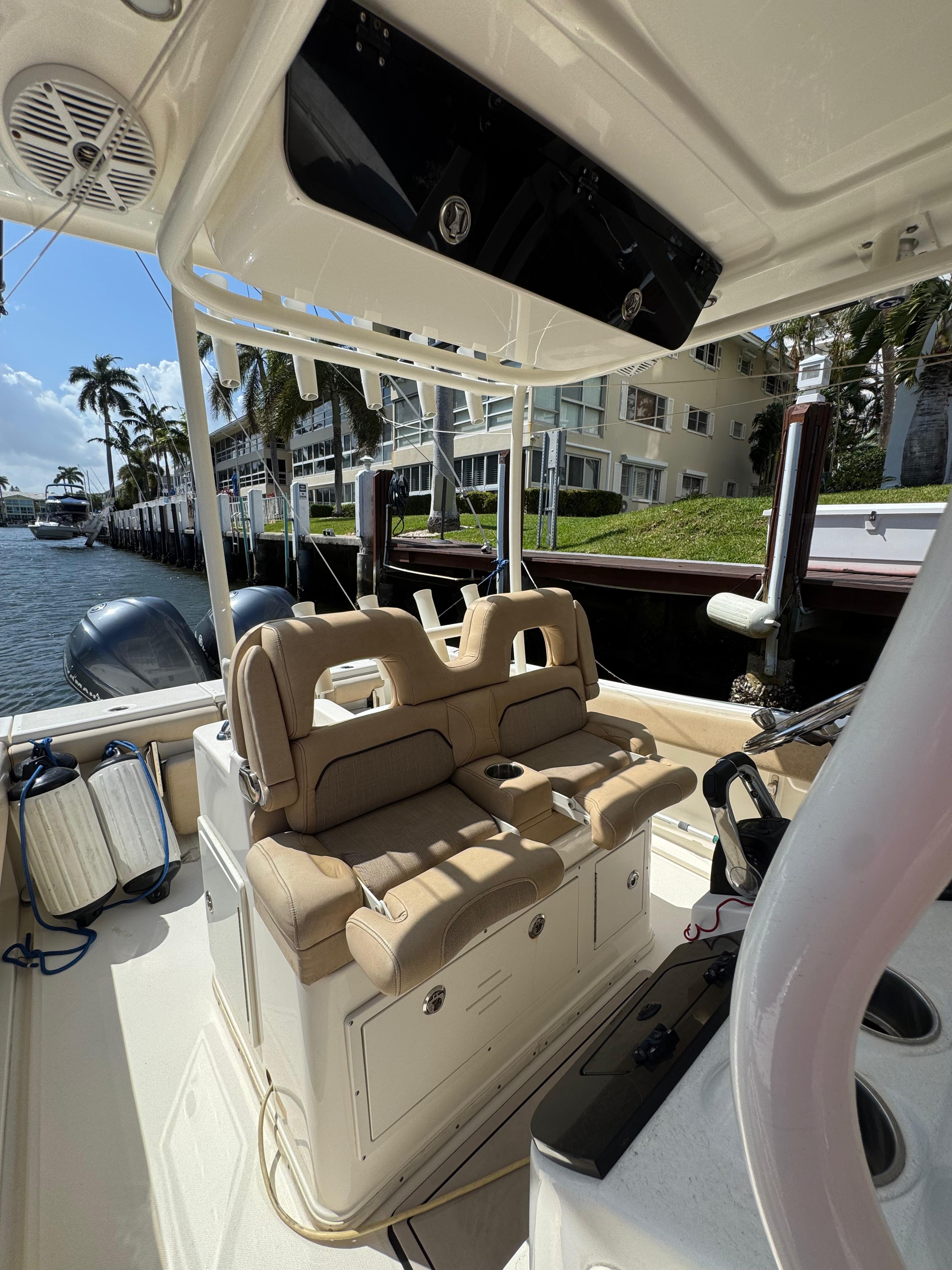 2018-key-west-billistic-281-center-console-power-9744554-20250402081122701-1_XLARGE