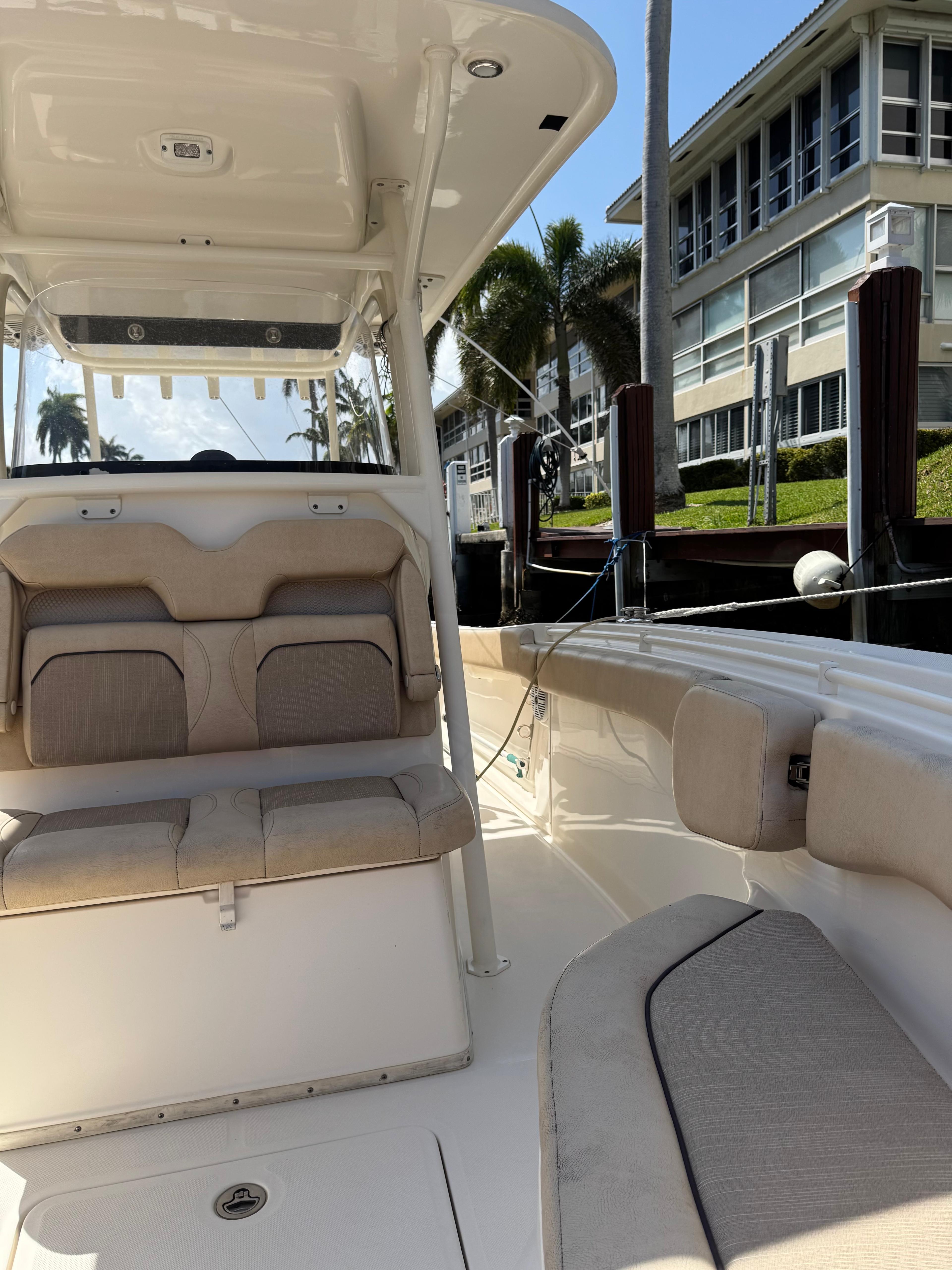 2018-key-west-billistic-281-center-console-power-9744554-20250402081141408-1_XLARGE