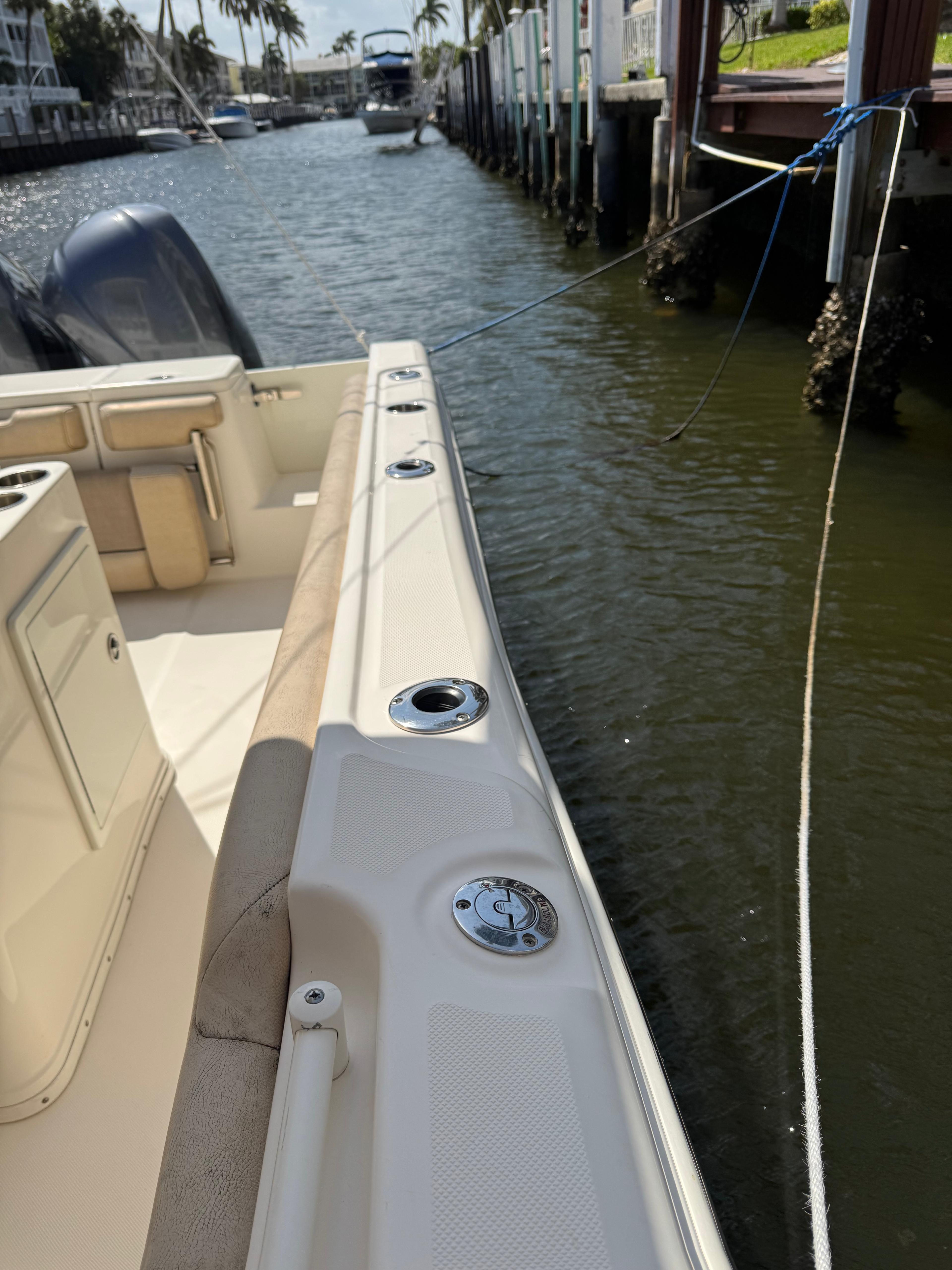 2018-key-west-billistic-281-center-console-power-9744554-20250402081202399-1_XLARGE