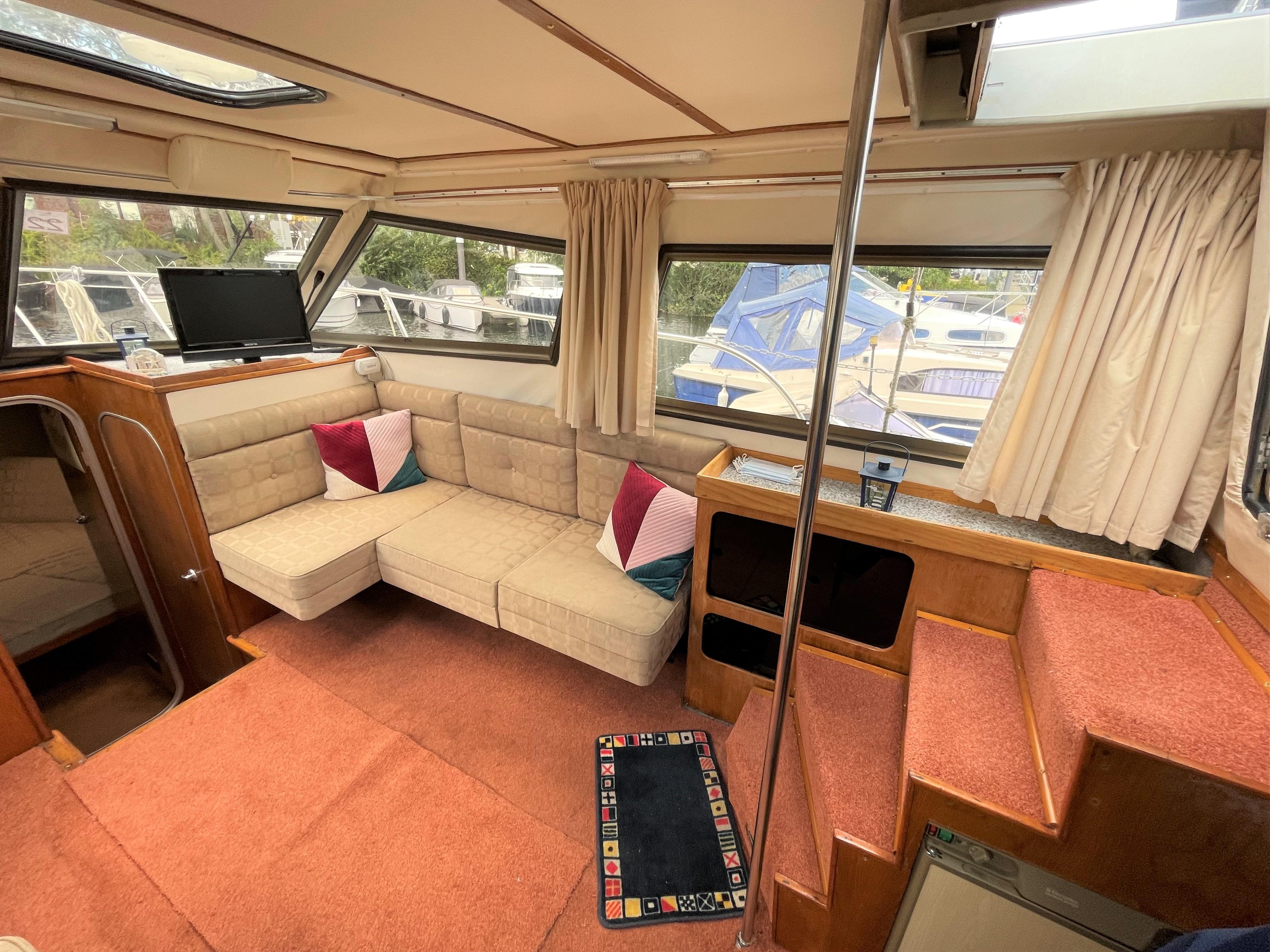 1984 Birchwood 31 Commodore