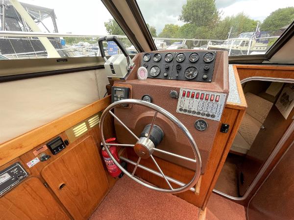 1984 Birchwood 31 Commodore