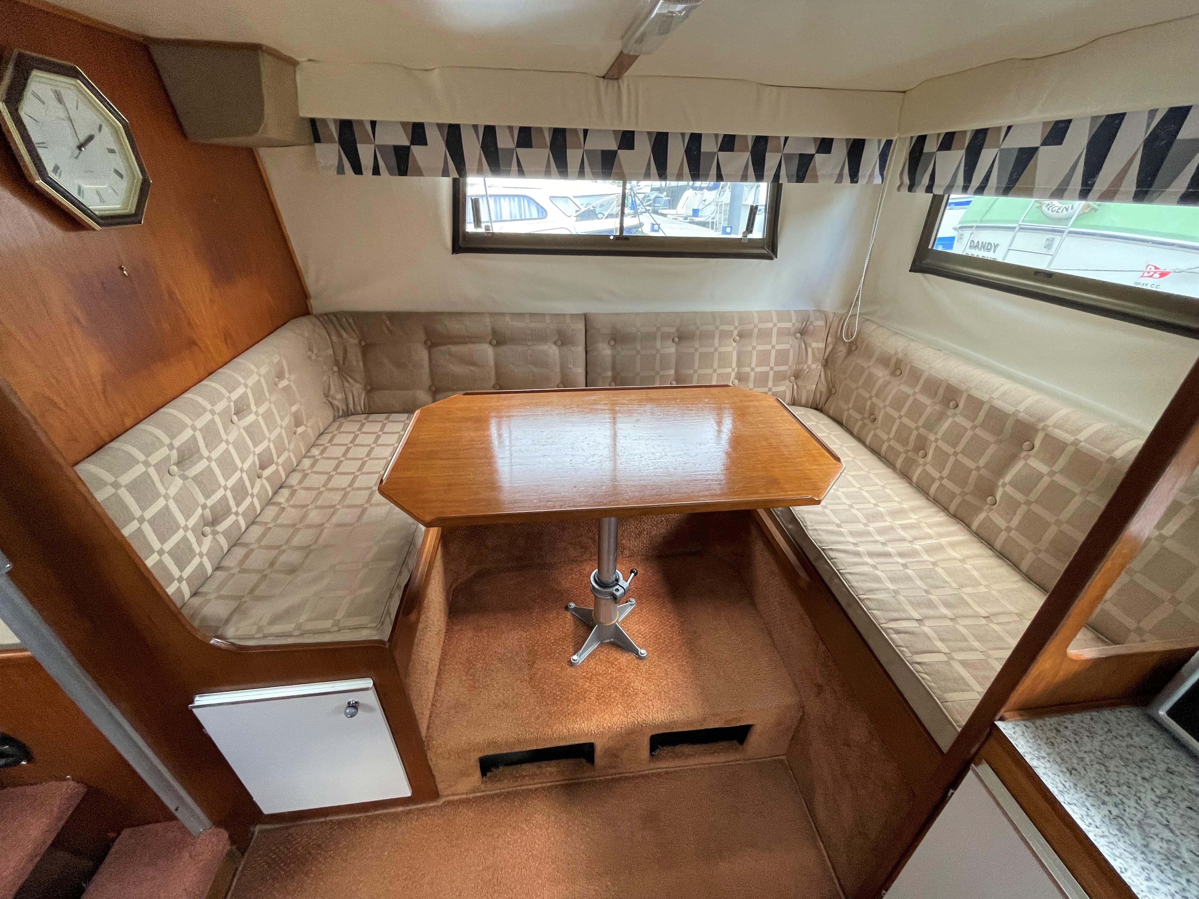 1984 Birchwood 31 Commodore