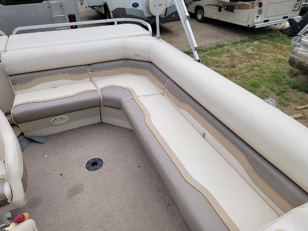 2000 Sylvan boat for sale, model of the boat is Elite & Image # 10 of 17