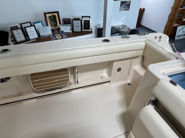 2024-grady-white-freedom-235-power-8904571-20240618071838581-1_XLARGE