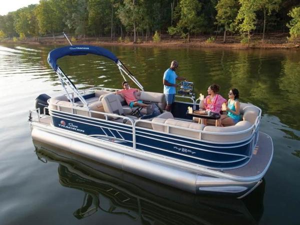 2022 Sun Tracker boat for sale, model of the boat is PARTY BARGE® 22 RF XP3 & Image # 4 of 63