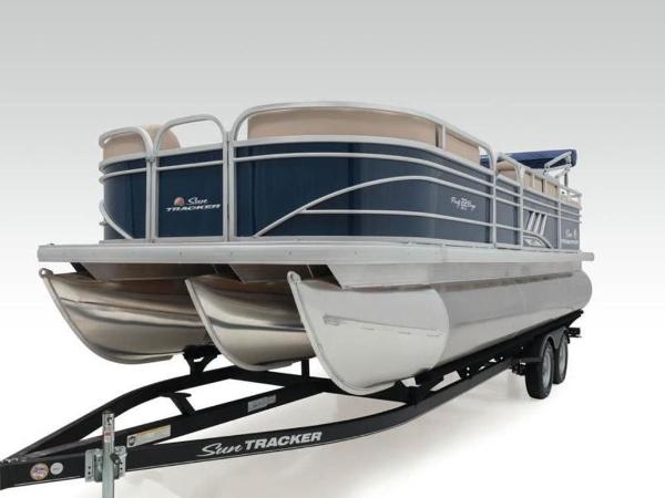 2022 Sun Tracker boat for sale, model of the boat is PARTY BARGE® 22 RF XP3 & Image # 9 of 63