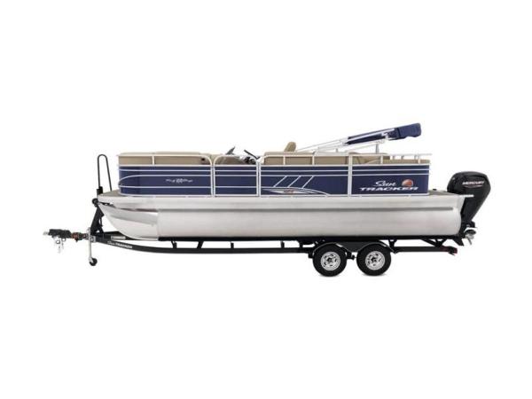 2022 Sun Tracker boat for sale, model of the boat is PARTY BARGE® 22 RF XP3 & Image # 10 of 63
