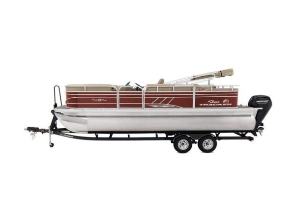 2022 Sun Tracker boat for sale, model of the boat is PARTY BARGE® 22 RF XP3 & Image # 11 of 63
