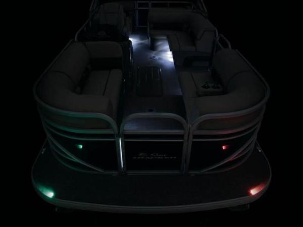 2022 Sun Tracker boat for sale, model of the boat is PARTY BARGE® 22 RF XP3 & Image # 16 of 63