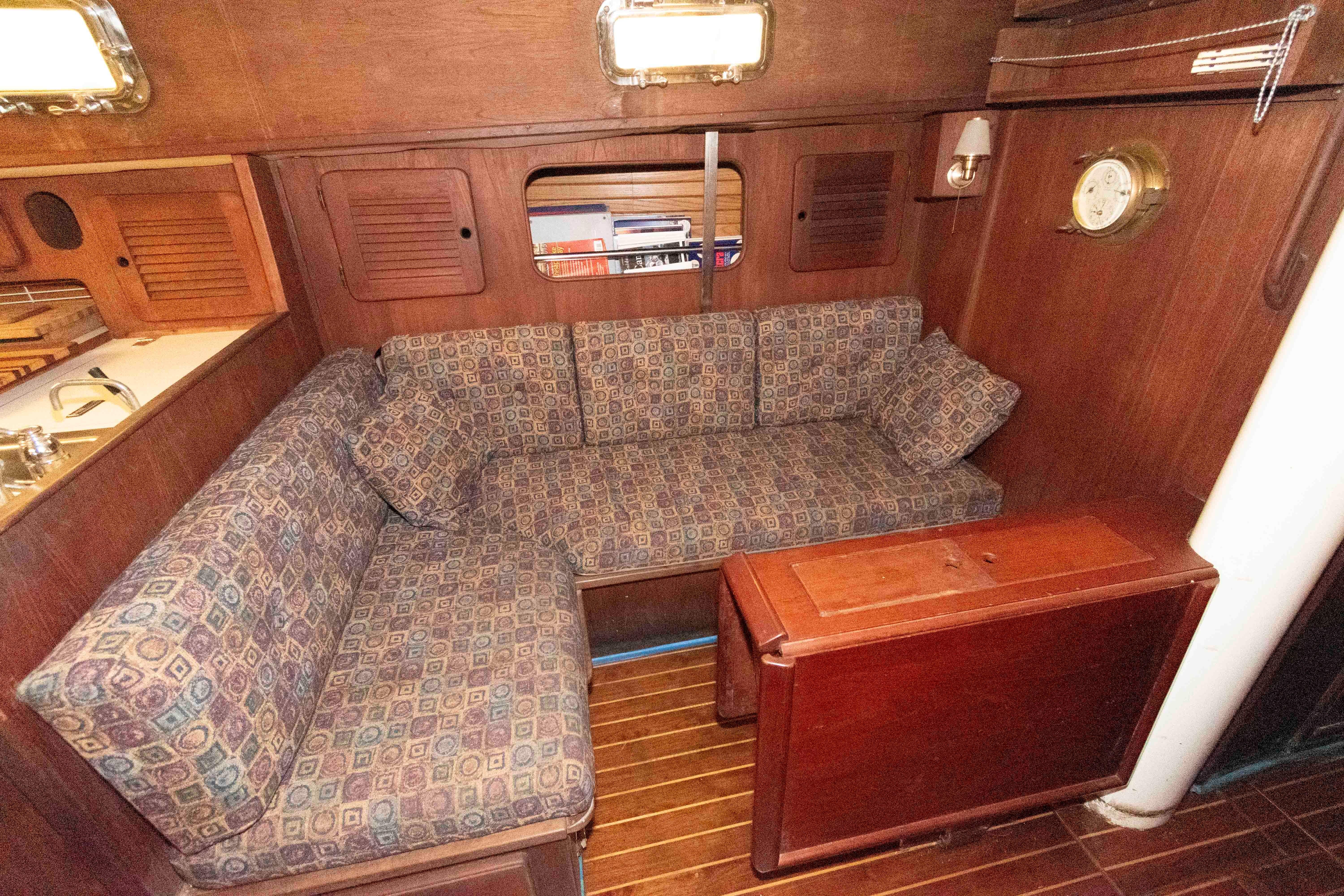 M 10501 JP Knot 10 Yacht Sales M 10501 JP Knot 10 Yacht Sales