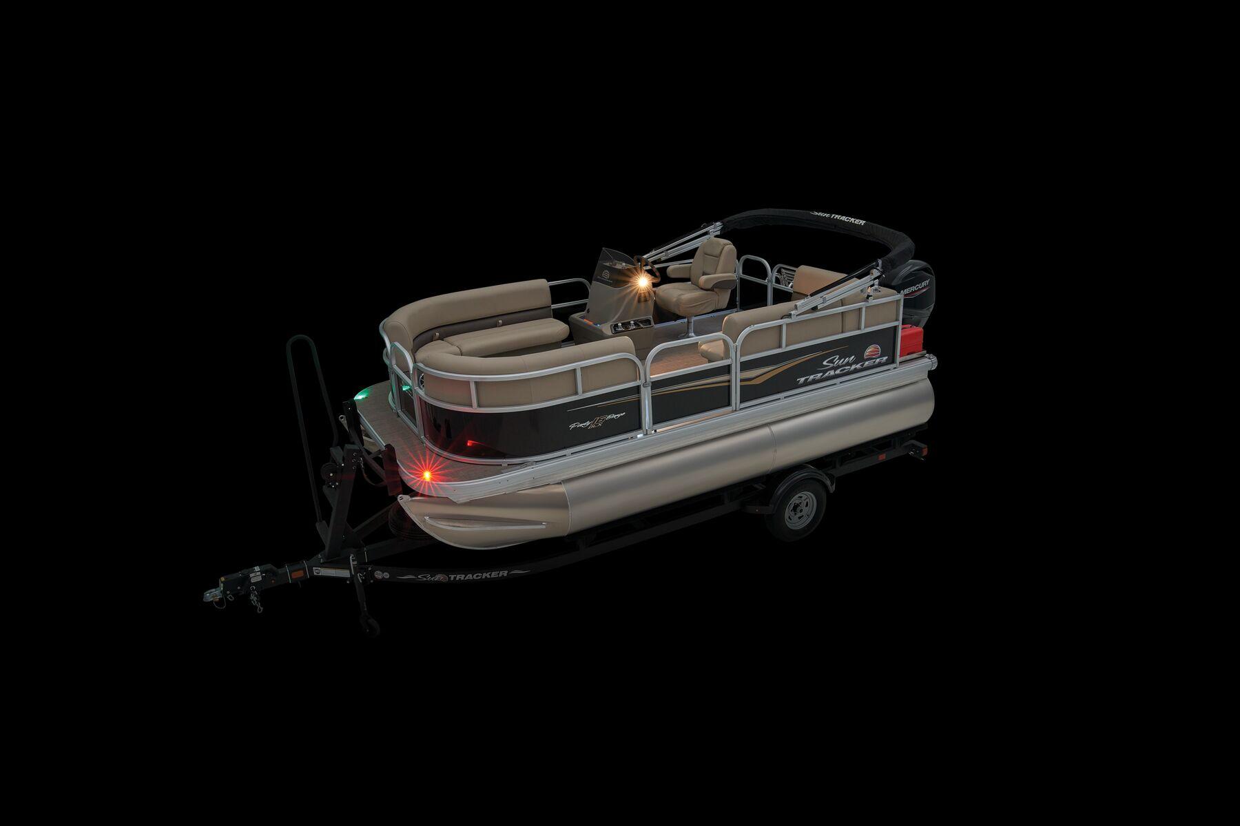 2025 Sun Tracker Party Barge 16 DLX Gallery