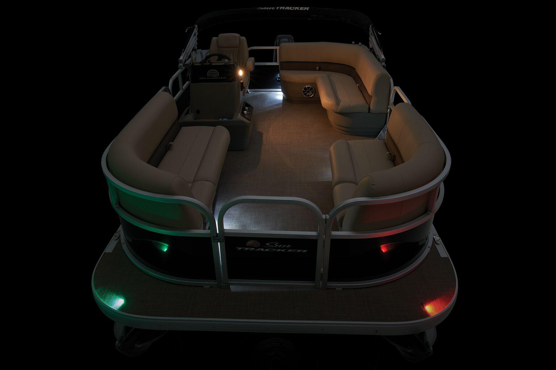 2025 Sun Tracker Party Barge 16 DLX Gallery