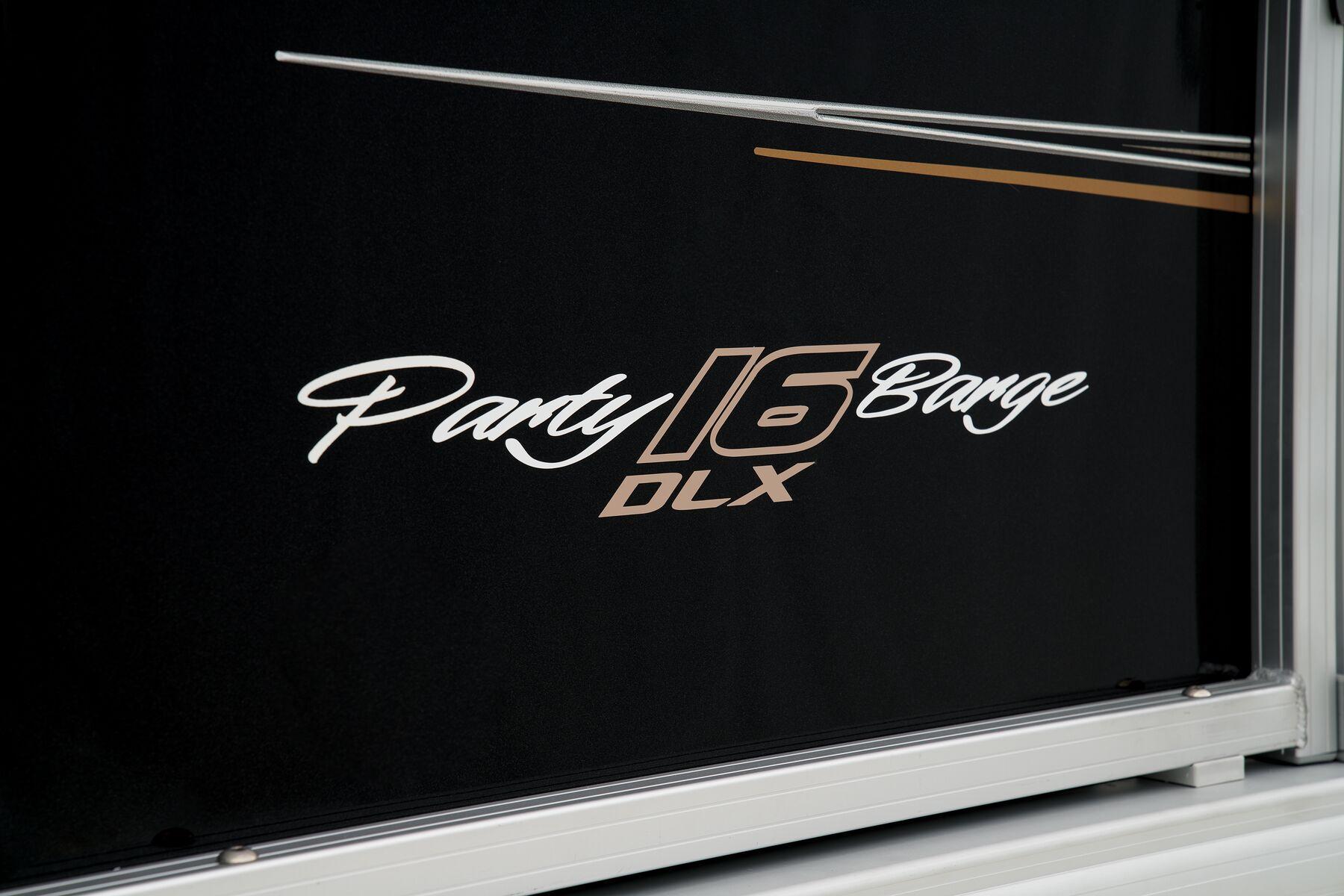 2025 Sun Tracker Party Barge 16 DLX Gallery