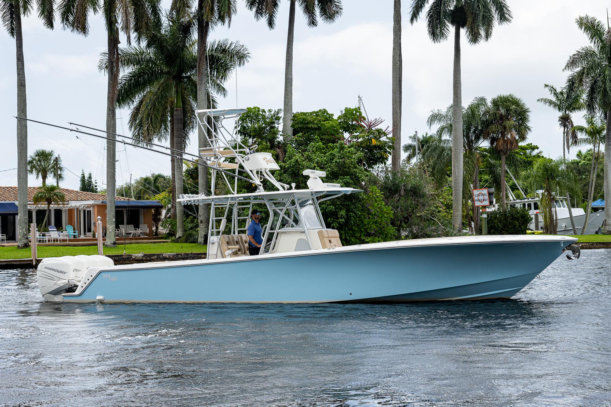 2018 SeaVee 390 | Yachts360