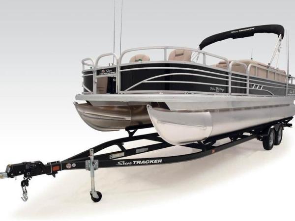 2022 Sun Tracker boat for sale, model of the boat is FISHIN' BARGE® 24 DLX & Image # 4 of 59