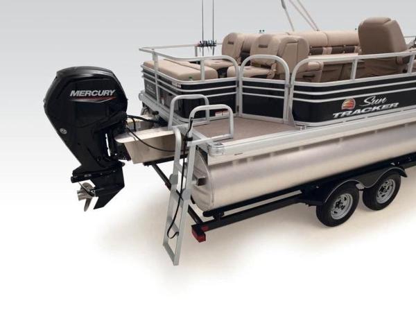 2022 Sun Tracker boat for sale, model of the boat is FISHIN' BARGE® 24 DLX & Image # 8 of 59