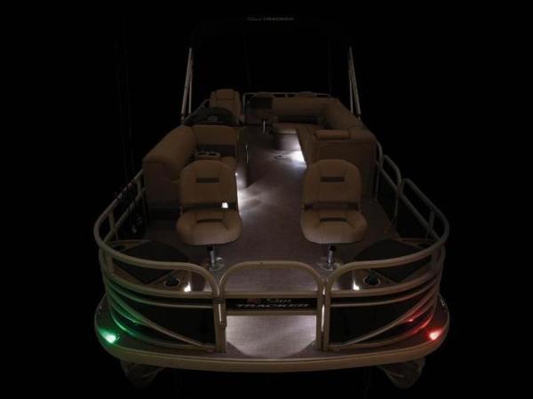 2022 Sun Tracker boat for sale, model of the boat is FISHIN' BARGE® 24 DLX & Image # 9 of 59