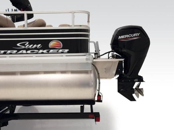 2022 Sun Tracker boat for sale, model of the boat is FISHIN' BARGE® 24 DLX & Image # 15 of 59