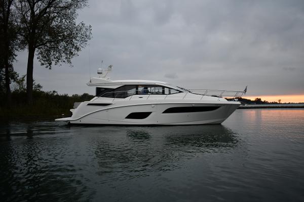 46' Sea Ray Sundancer 460