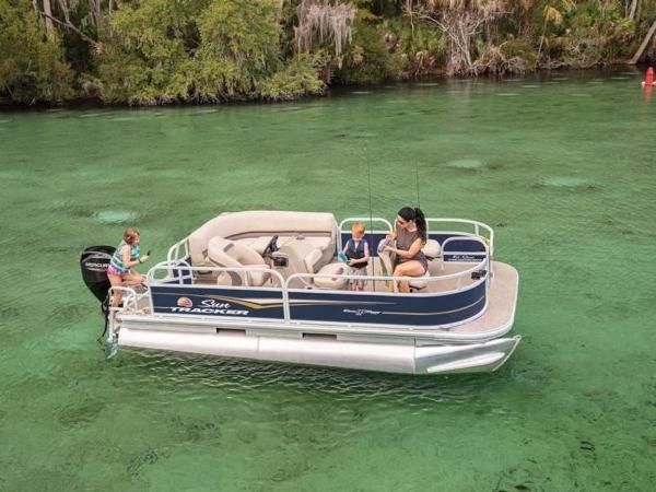 2022 Sun Tracker boat for sale, model of the boat is Bass Buggy® 16 XL & Image # 1 of 29