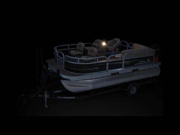 2022 Sun Tracker boat for sale, model of the boat is Bass Buggy® 16 XL & Image # 10 of 29