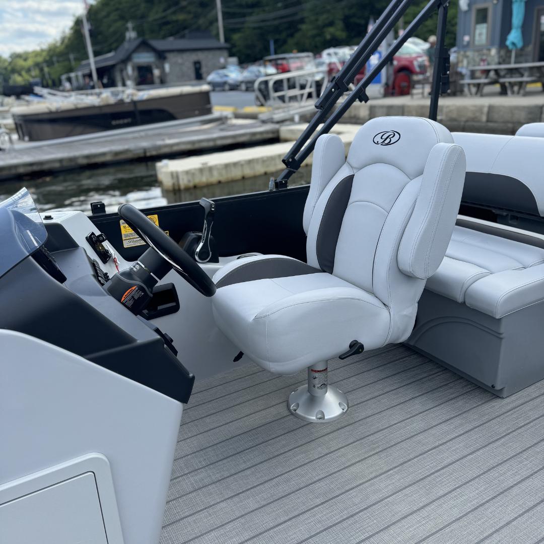 2024 Bentley pontoons Legacy QSB-7