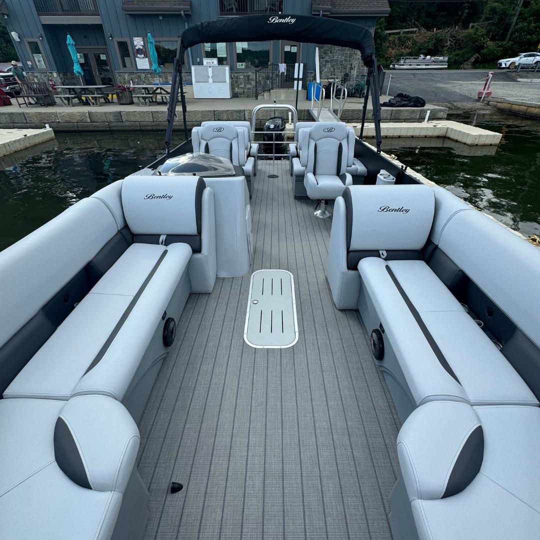 2024 Bentley pontoons Legacy QSB-5