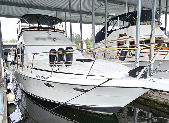 1990 Cooper Prowler 42 Flybridge Sedan