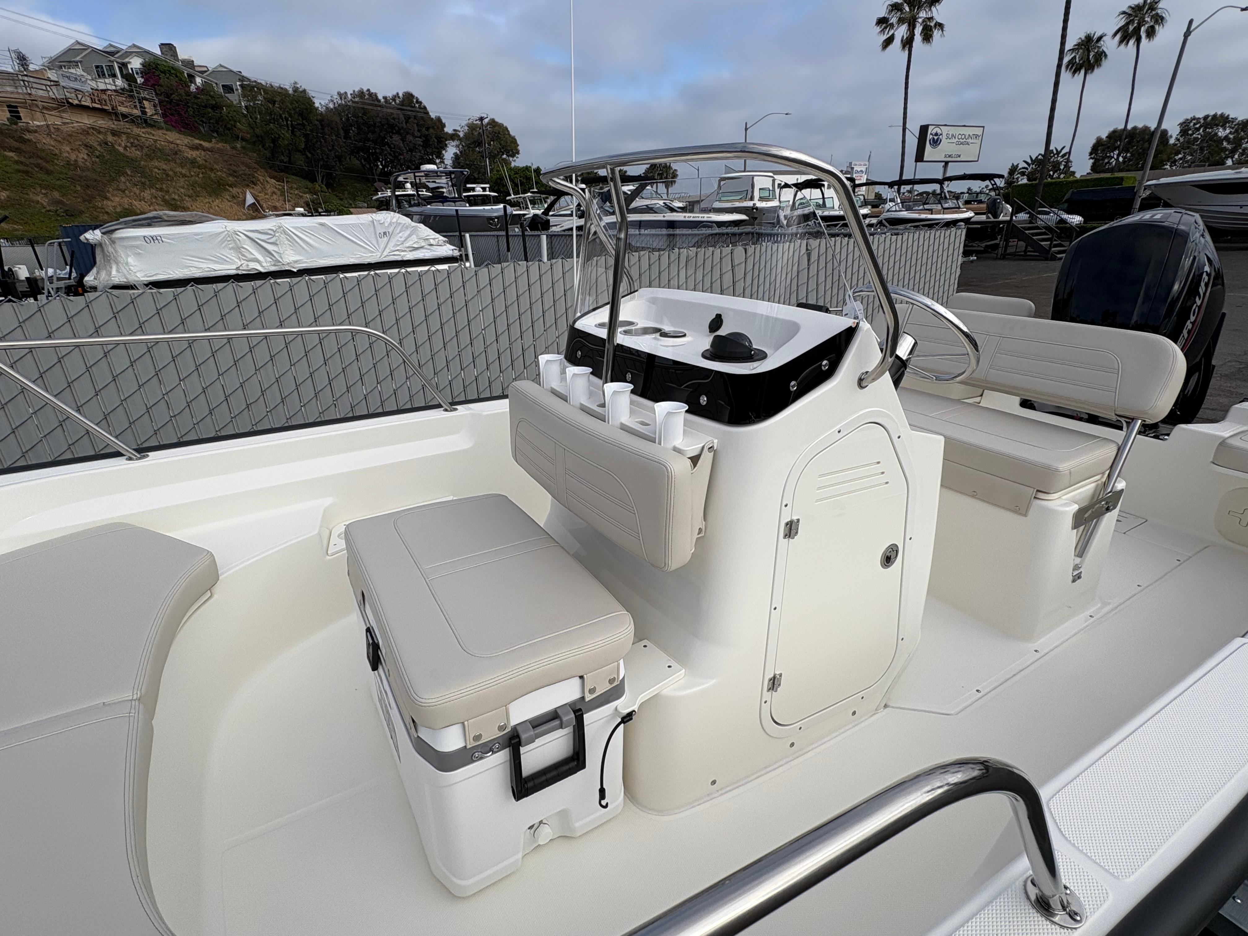 2025 Boston Whaler 170 Montauk #BW0606D inventory image at Sun Country Marine Group, Newport Beach 2025 Boston Whaler 170 Montauk #BW0606D inventory image at Sun Country Marine Group, Newport Beach