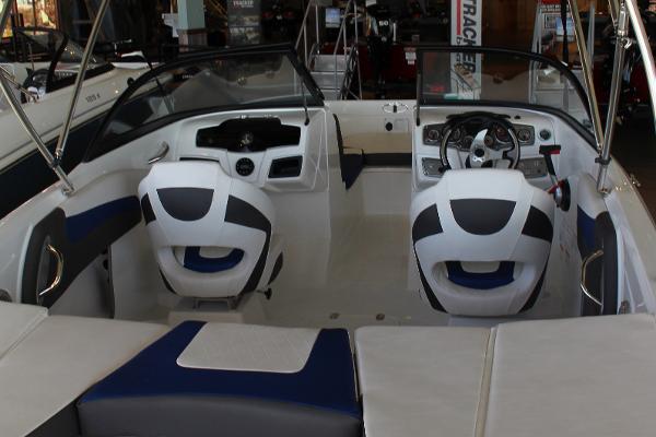 2022 Tahoe boat for sale, model of the boat is 200 S & Image # 6 of 94