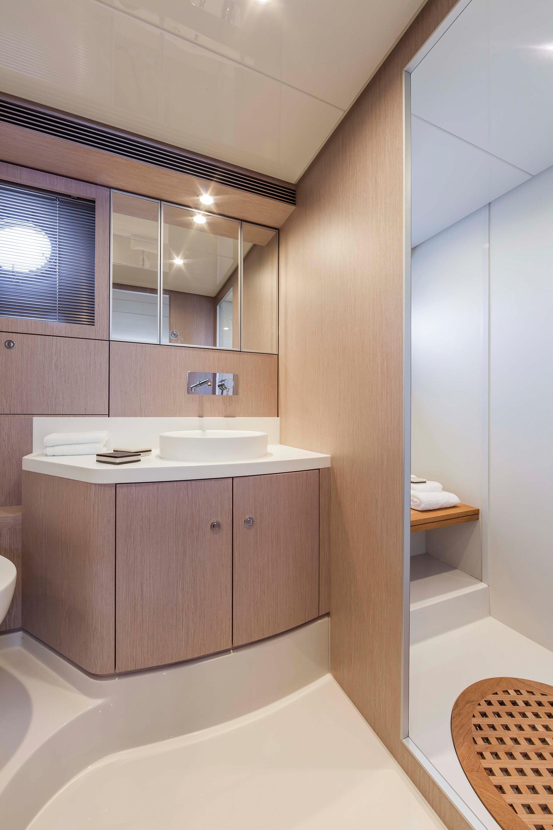 Riva 63' Virtus Bathroom