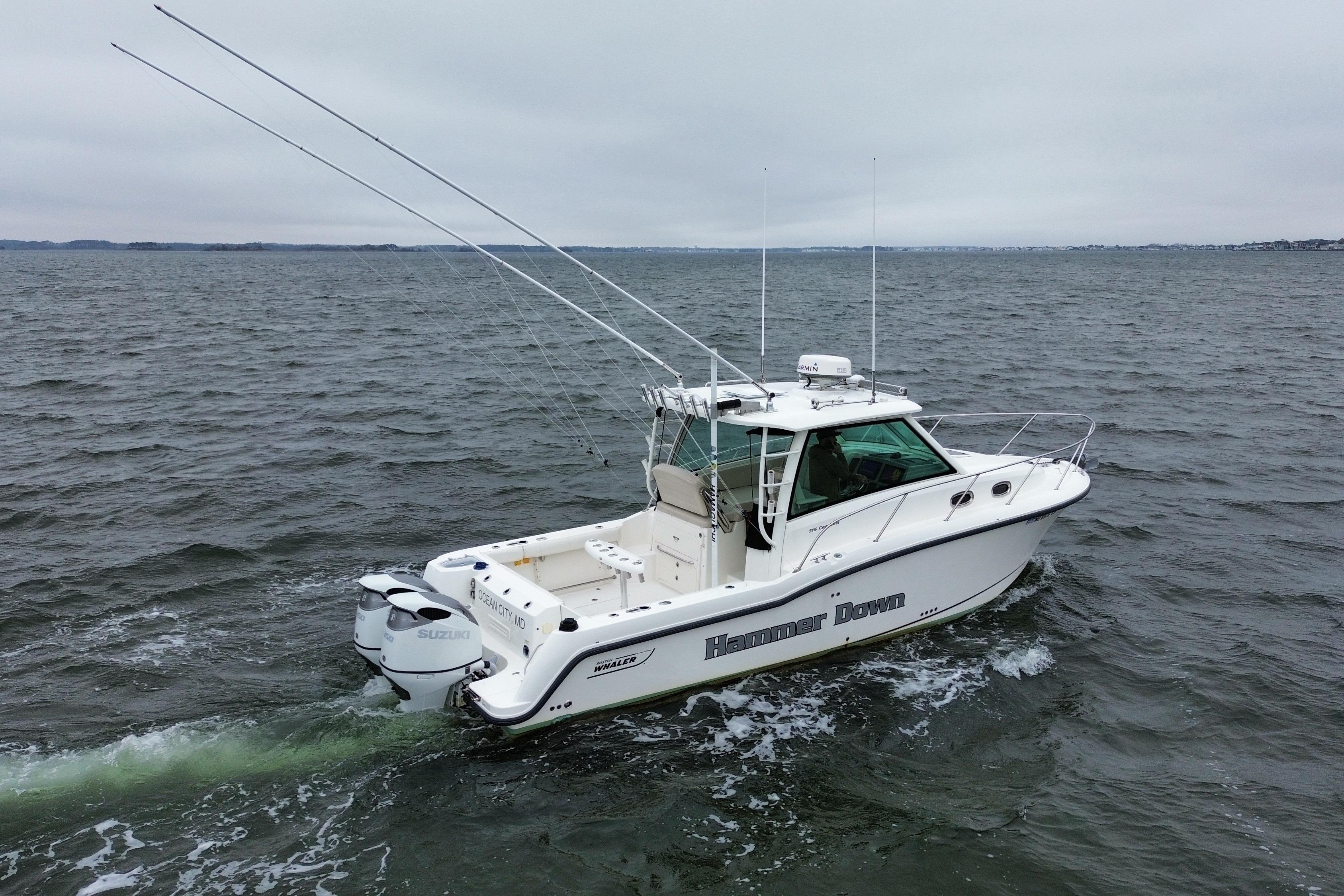 2016 Boston Whaler 315 Conquest