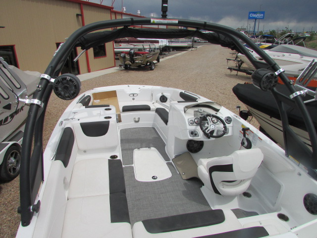 2019 Tahoe boat for sale, model of the boat is 2150 Deck & Image # 5 of 15