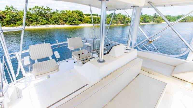 Post 50 - SEAS THE DAY - Flybridge