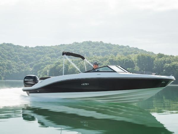 2022 Sea Ray boat for sale, model of the boat is SPX 210 OB & Image # 1 of 18