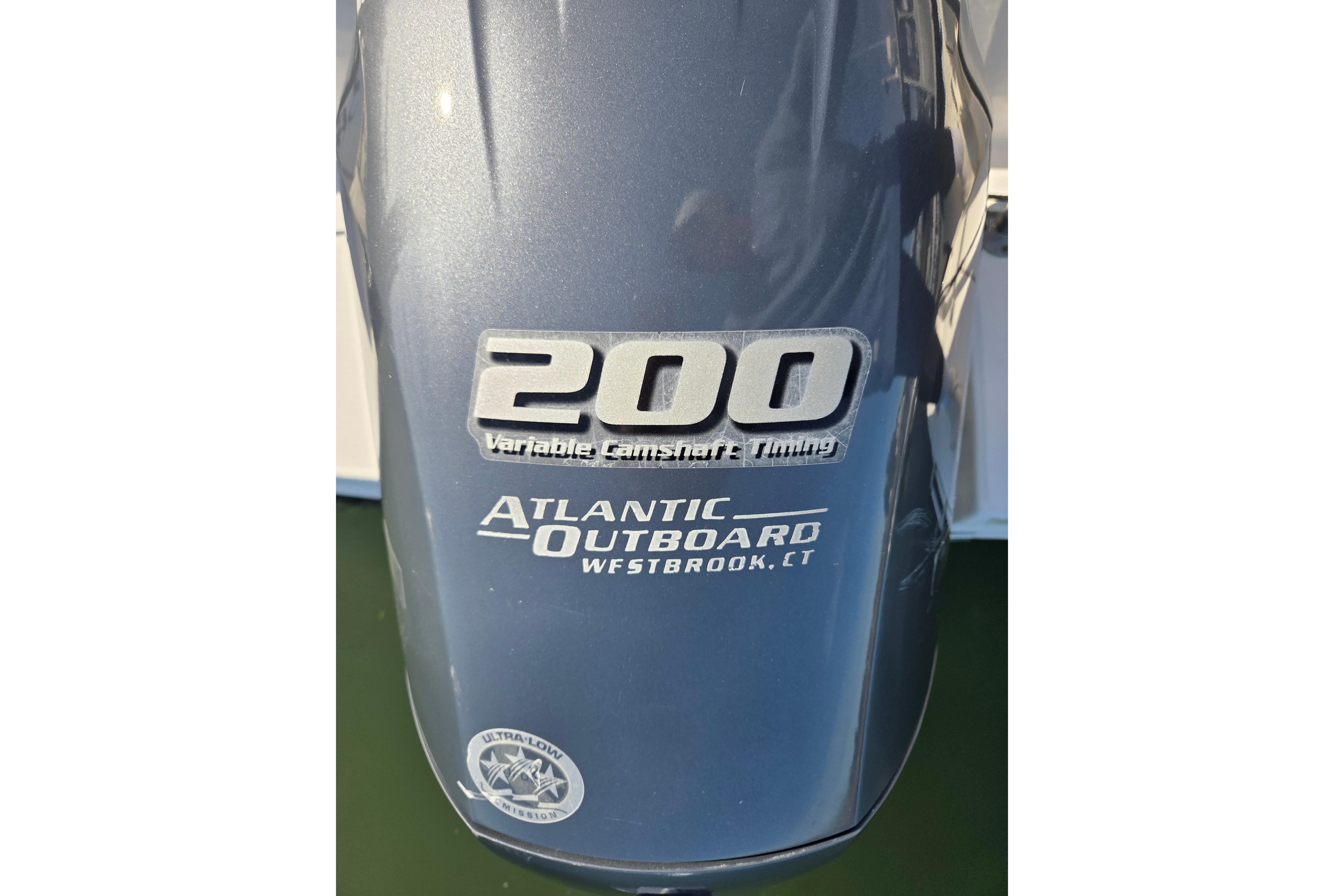 2019 Robalo R222 Explorer-38