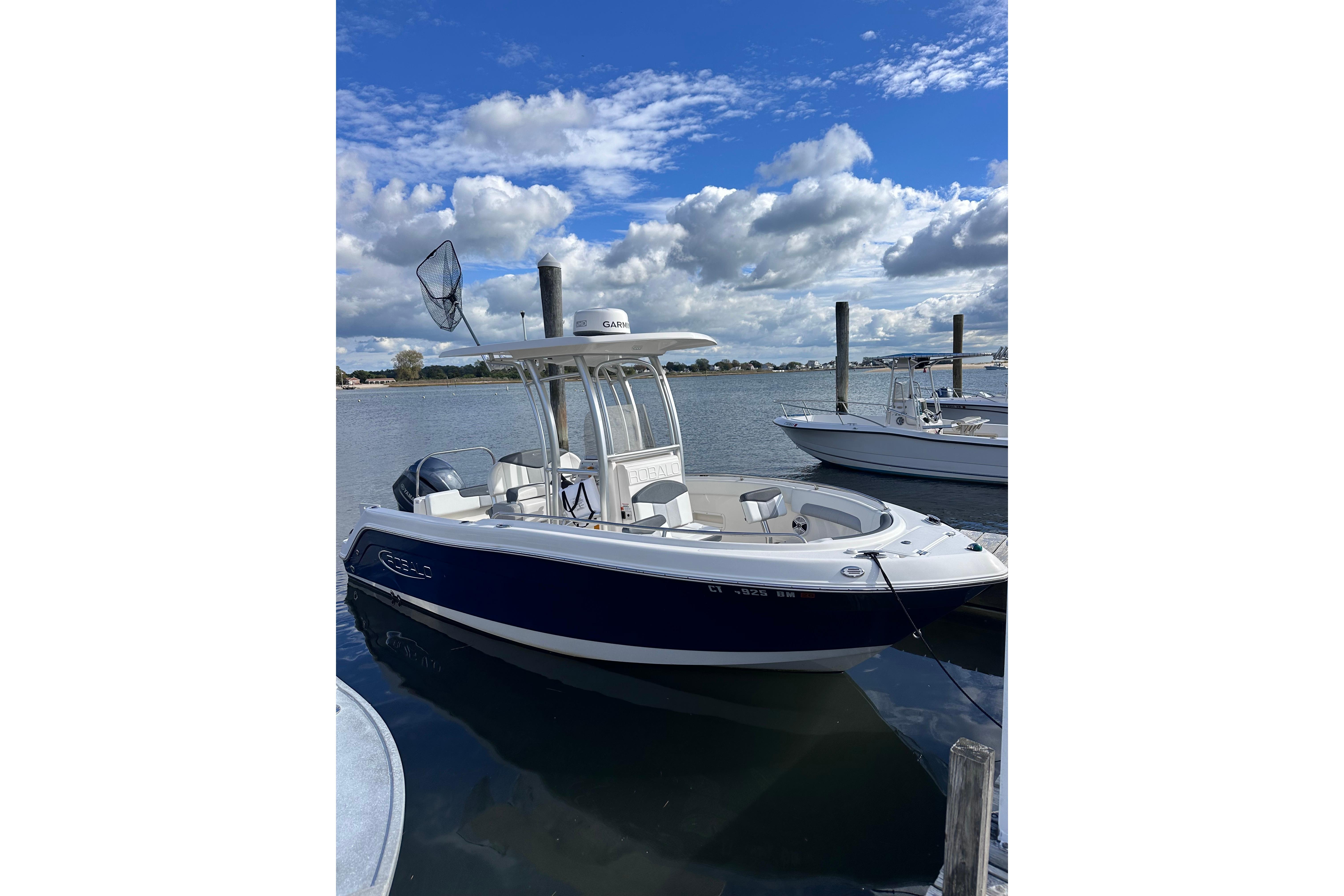 2019 Robalo R222 Explorer-4