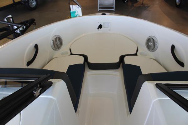 2022 Tahoe boat for sale, model of the boat is 185 S & Image # 7 of 68