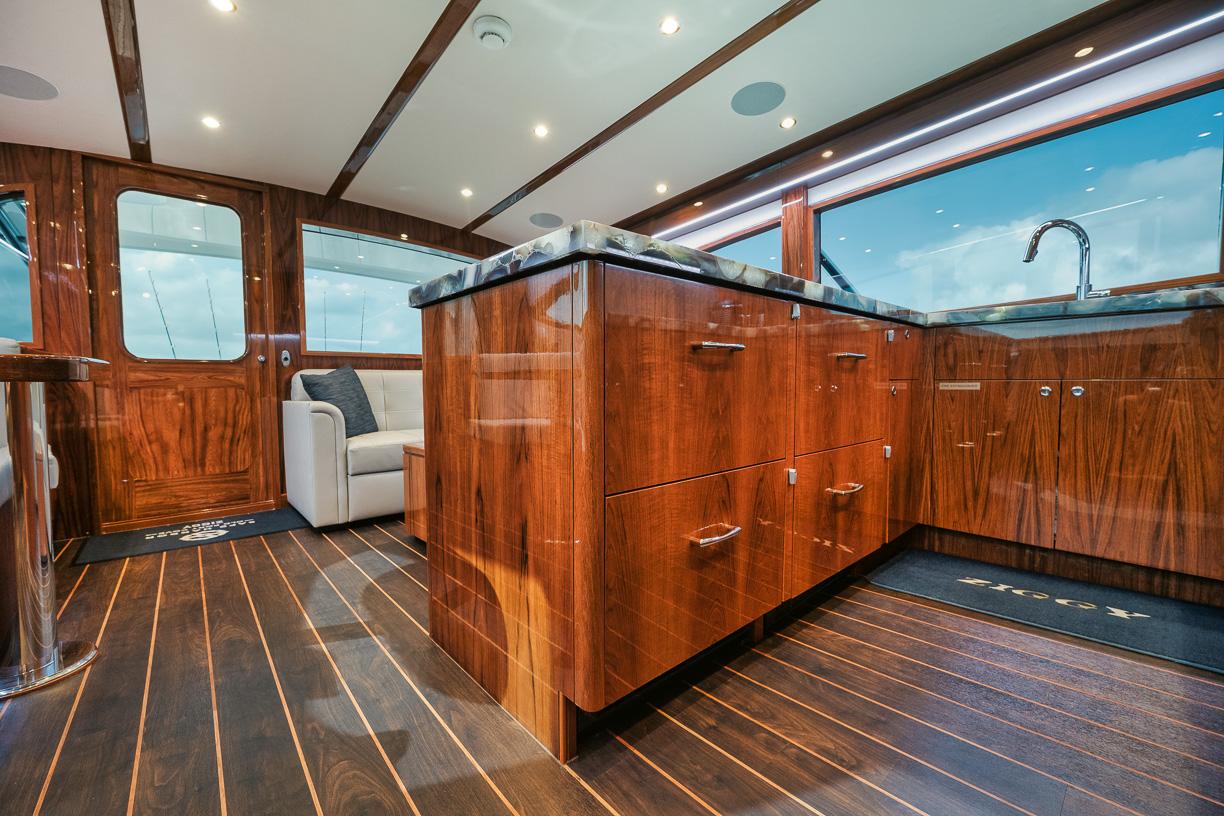 Hatteras 59 Ziggy - Interior Galley