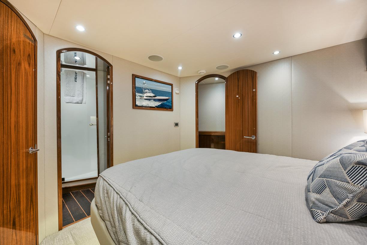 Hatteras 59 Ziggy - Master Stateroom