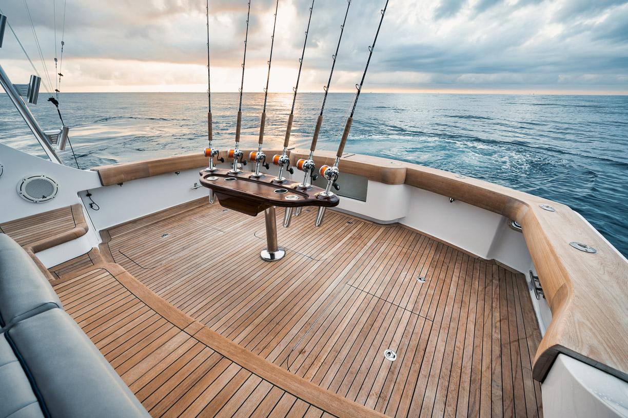 Hatteras 59 Ziggy - Exterior Cockpit