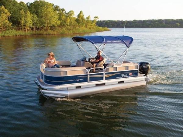 2022 Sun Tracker boat for sale, model of the boat is Party Barge® 18 DLX & Image # 1 of 44